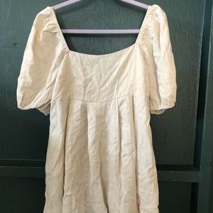 Puffed sleeve linen romper